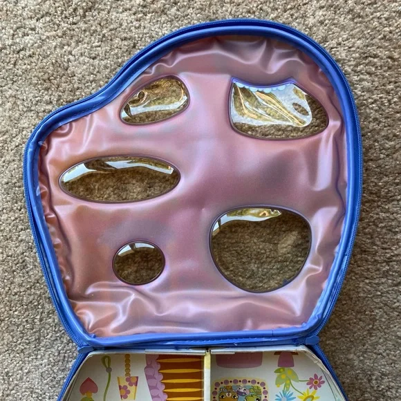 Littlest Pet Shop Carrying Storage Case with Accessories - Picture 11 of 15